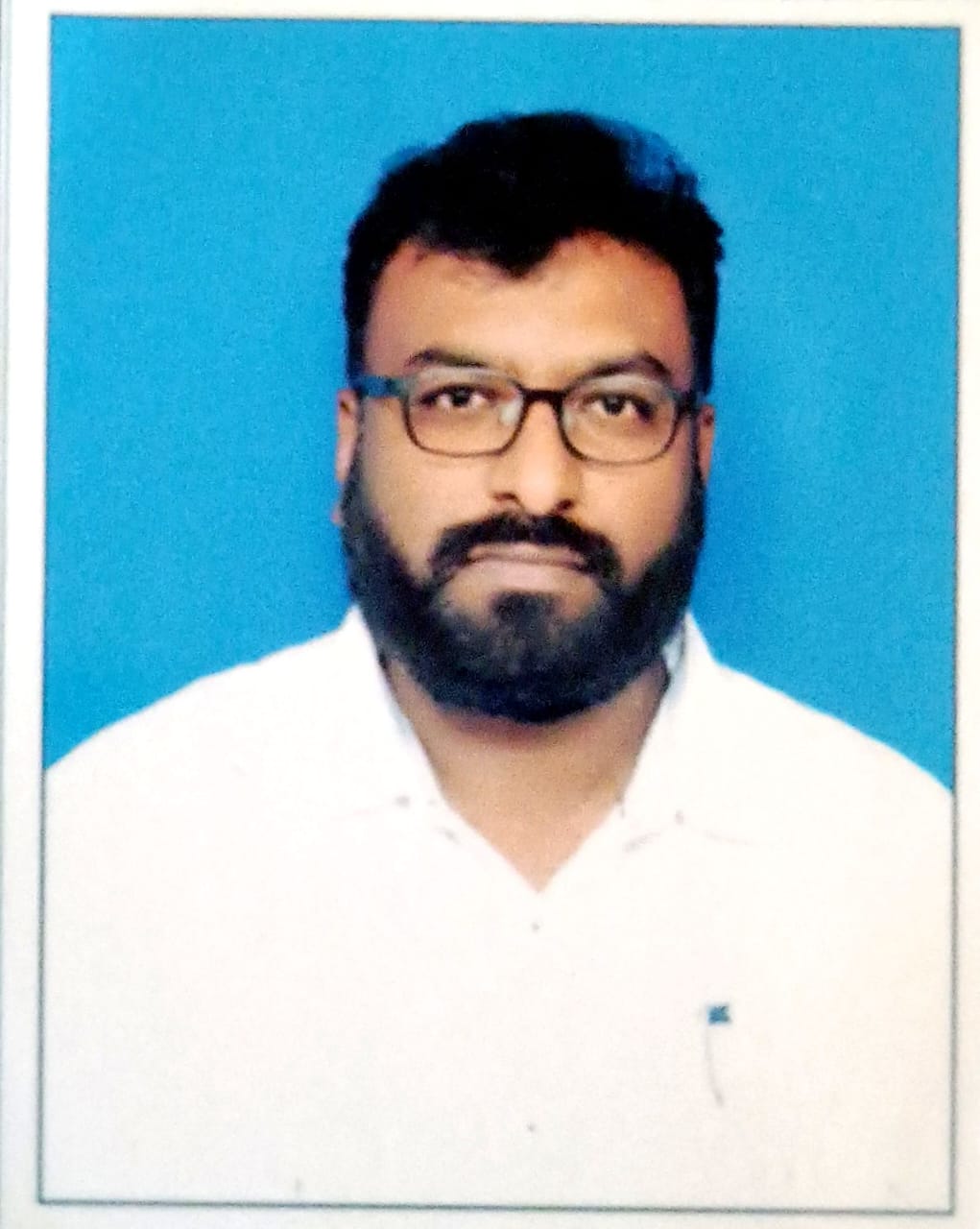 Dr. MAHANTHESH M T